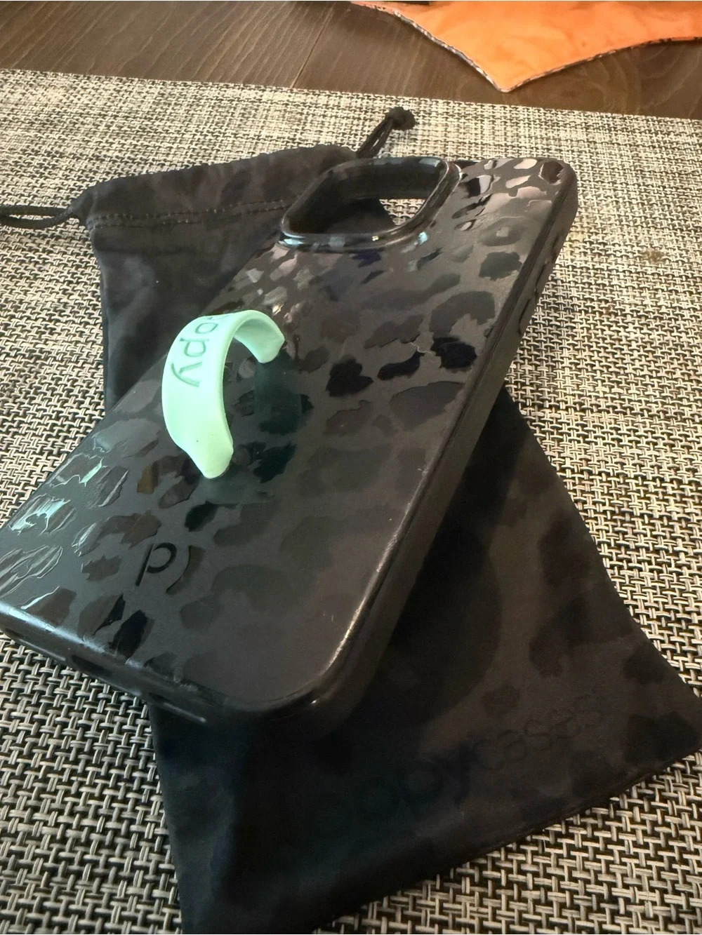 iPhone 16 Pro Max Loopy Case Black Leopard Print